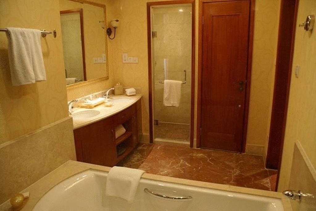 New Century Grand Hotel Kaifeng Exterior photo