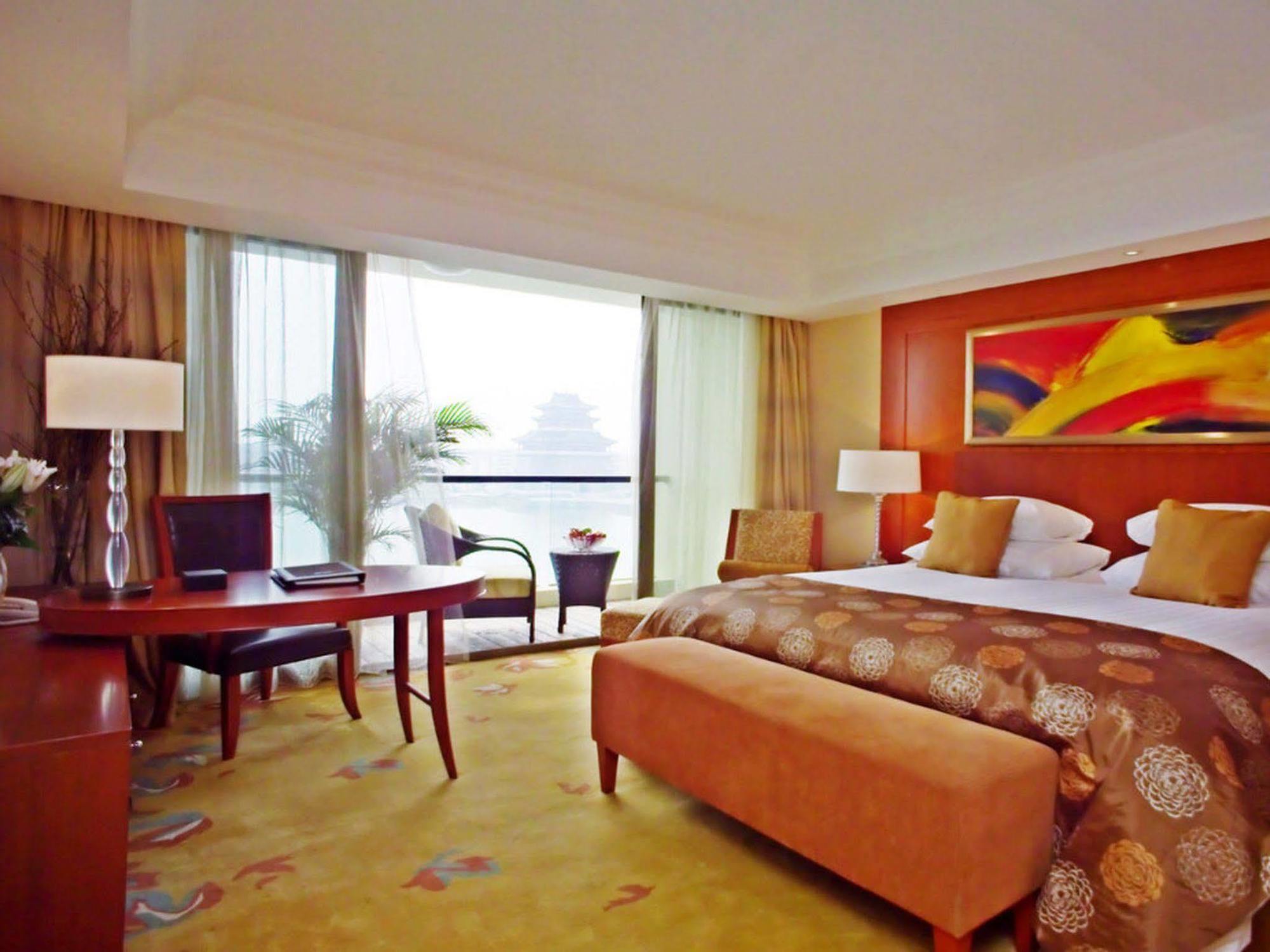 New Century Grand Hotel Kaifeng Exterior photo